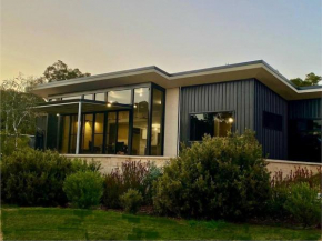 Wildwood Retreat a Luxury Vineyard Escape
